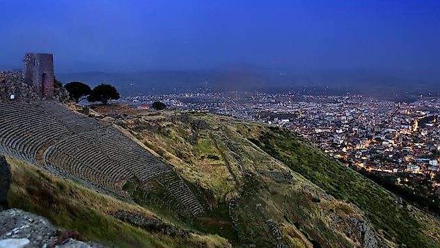 Bergama'nın nüfusu belli oldu: İzmir'in tarihi ilçesinde son tablo dikkat çekti