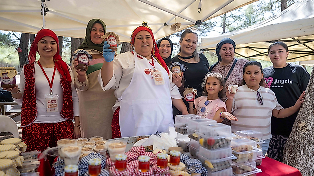 Bornova'da kadın emeği reçelle taçlanıyor  Büyük festival 6 Eylül'de Yakaköy'de