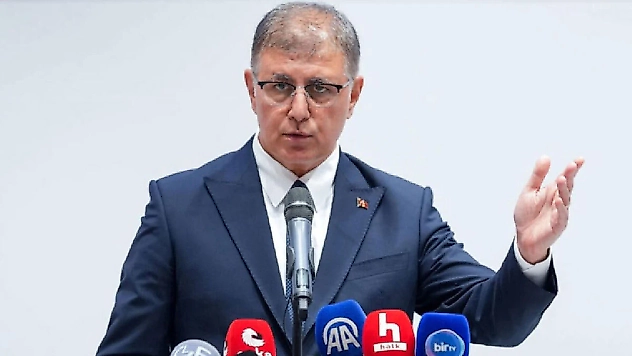 İzmir'de Cemil Tugay anketi: Seçmenlerin çoğu bağımsız kalmasını istiyor