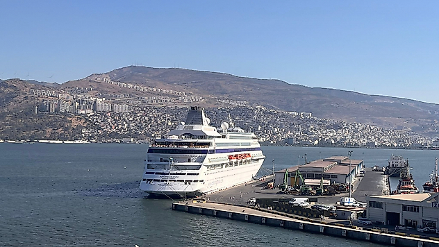 İzmir turizmde vitrin kötü: Kruvaziyer geldi, çarşıya hareket gelmedi!