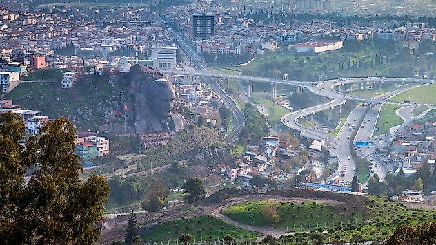 Karabağlar'ın nüfusu 467 bin 572 oldu! İzmir'in dev ilçesinde dikkat çeken düşüş