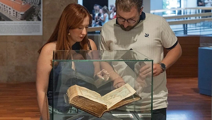 İzmir'in yüzyıllık hazinesi açıldı: 61 nadir eser ilk kez sergide