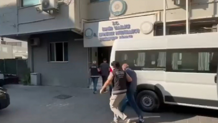 İzmir Otokent’te tefecilik operasyonu: 8 şüpheli gözaltında