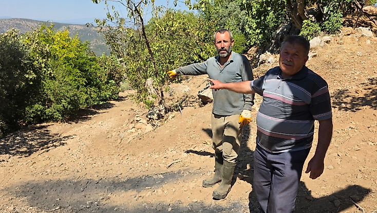Tire Akçaşehir’de bitmeyen yol sorunu: Vatandaşlardan Büyükşehir’e yol ve asfalt çağrısı