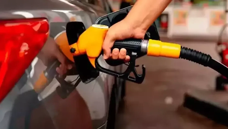 Motorine indirim geldi: İzmir'de litre fiyatı 100 liranın altına indi