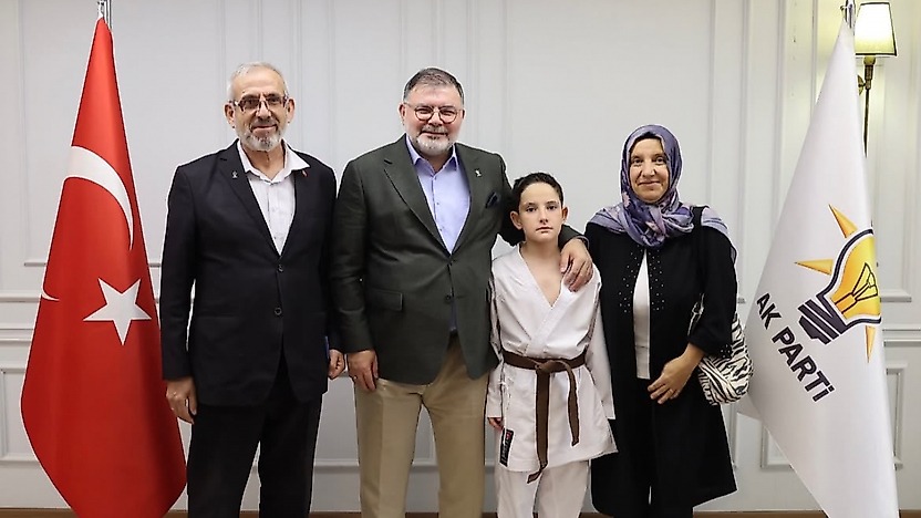 AK Parti İzmir İl Başkanı Bilal Saygılı, milli karateci Selim Erdoğan'ı ağırladı