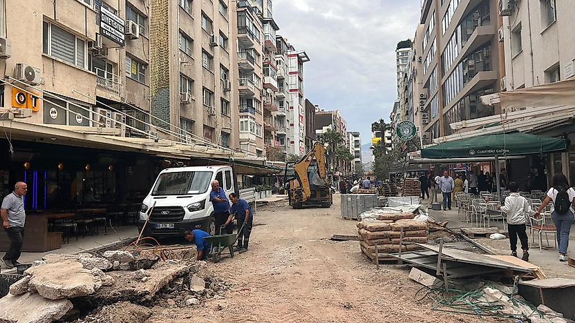 Alsancak'ta kazılar esnafı vurdu: Kazanç yok, gider çok!