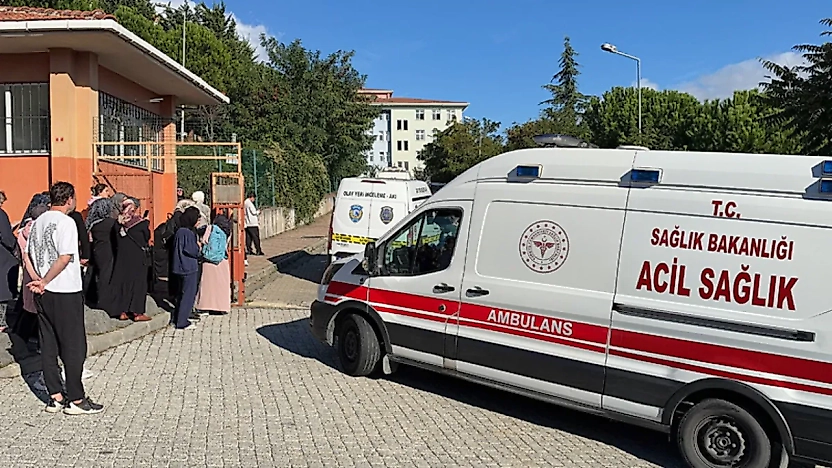 Başakşehir'de okulda bıçaklı saldırı: 1 öğrenci hayatını kaybetti, 2'si ağır 7 öğrenci yaralı