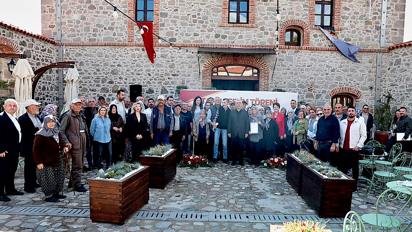 Bergama'da hak sahipleri tapularına kavuştu