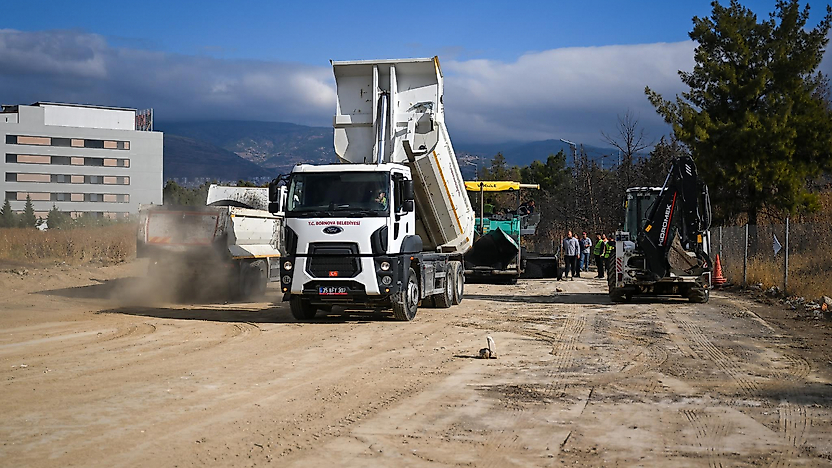 Bornova'da kronik yol sorunu çözülüyor: 6203 sokak asfaltlanıyor