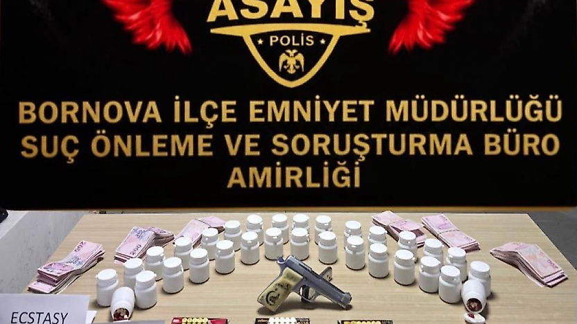 Bornova'da uyuşturucu operasyonu: Binlerce hap ele geçirildi