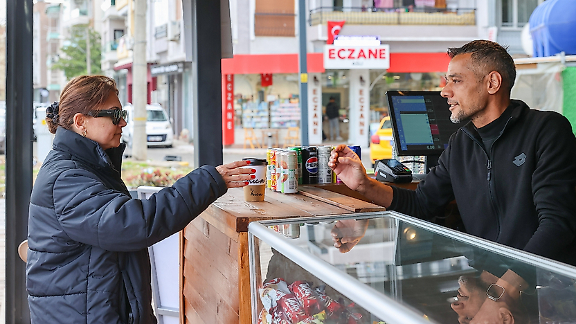 Buca'nın cep dostu kafeleri vatandaşa nefes aldırıyor