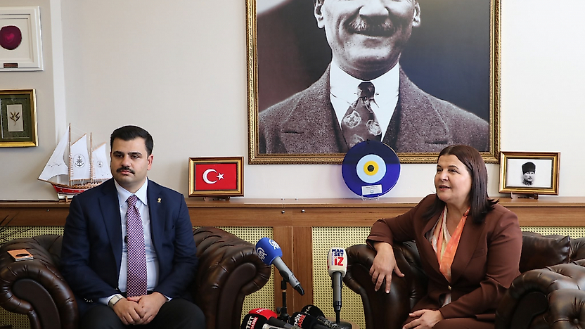 İnan'dan Özel'e Foça çıkışı: Daha dün kefildiniz, partiden ayrılınca hedef tahtasına oturttunuz!