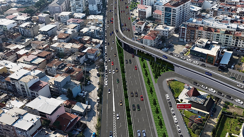 İzmir'de Girne ile Nazım Hikmet bulvarlarını üst geçit bağlayacak