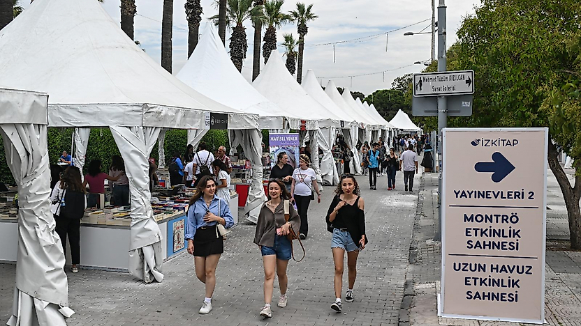 İzmir'de kitap şöleni: İZKİTAP'ta 400'e yakın isim buluşuyor