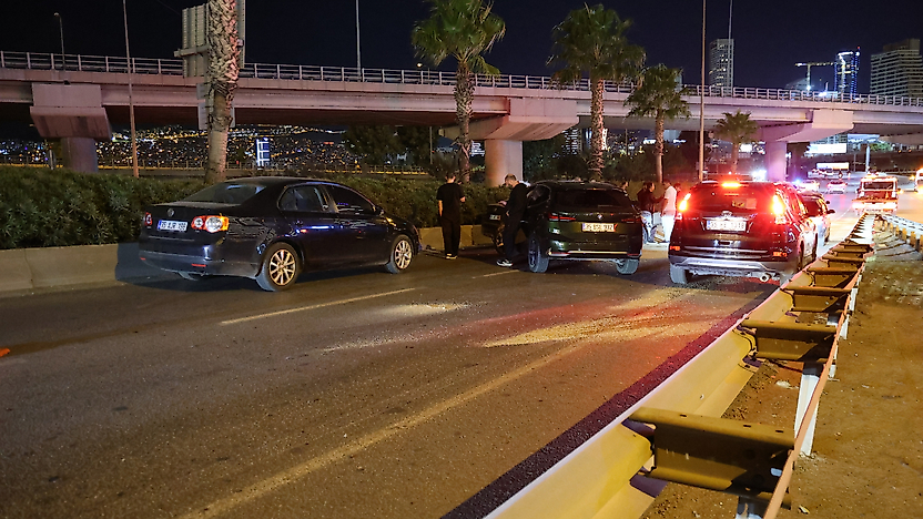 İzmir'de zincirleme kaza: 7 otomobil ve 1 motosiklet birbirine girdi