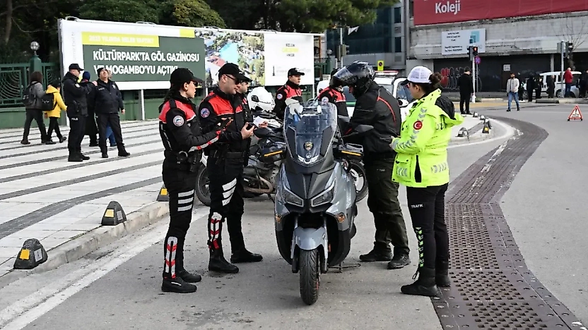 İzmir'in bir haftalık trafik bilançosu: Kazaların yüzde 55'i motosikletli