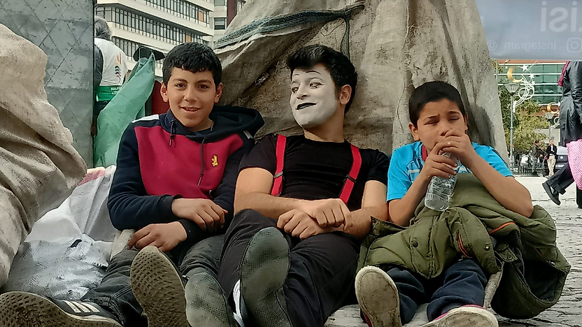 İzmir sanatına mim koyan İlker Kılıçer: 'Bensiz Dünya Mim Günü kutlandı'