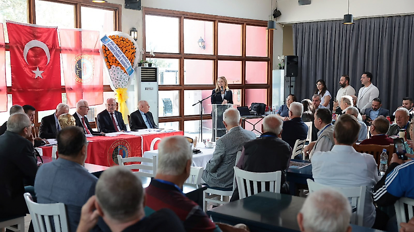 İzmirli emekliler sandık başına gitti: Zekeriya Beypınar güven tazeledi!