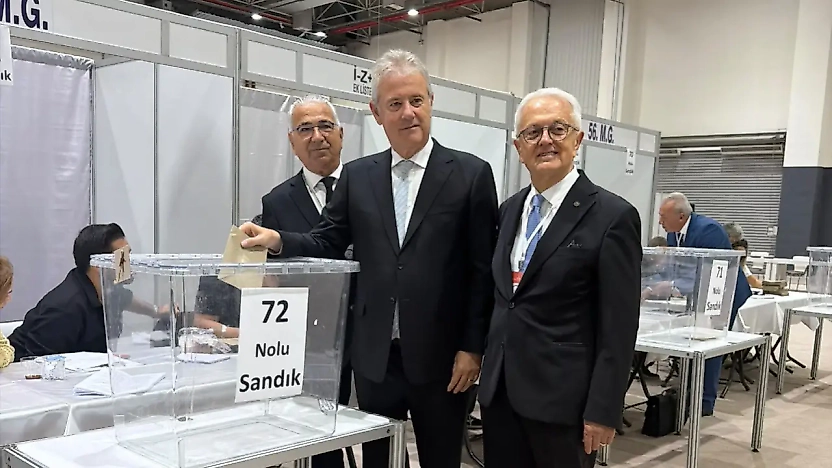İZTO'da seçim heyecanı başladı... 62 bin 777 üye sandık başında!
