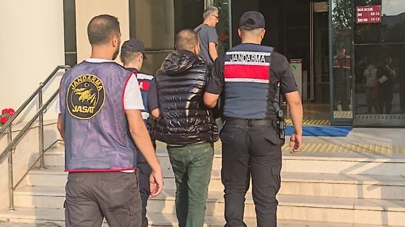 JASAT Selçuk'ta yakaladı: 60 ayrı suçtan aranıyordu