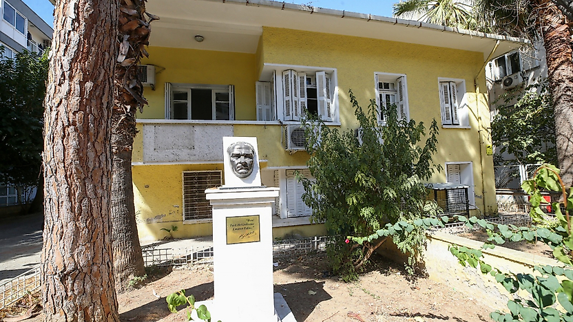 Karşıyaka'nın tarihi sağlık merkezinde restorasyon başladı