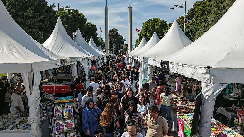 Kültürpark'ta kitap ve yazar buluşmaları sürüyor