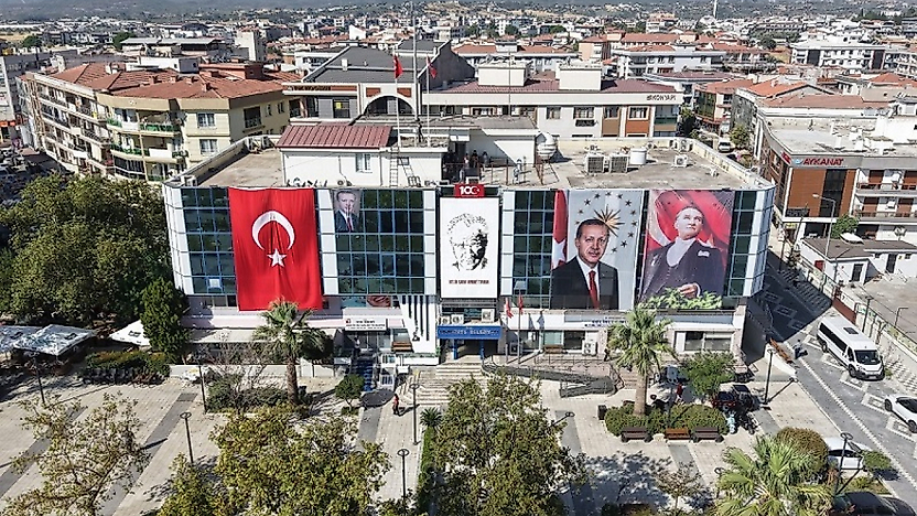 Menderes'te parklarda 'Güvenli Menderes' çalışması