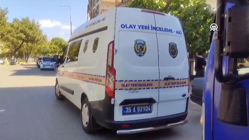 Ödemiş'te evinde bıçakla yaralanan kişi hayatını kaybetti