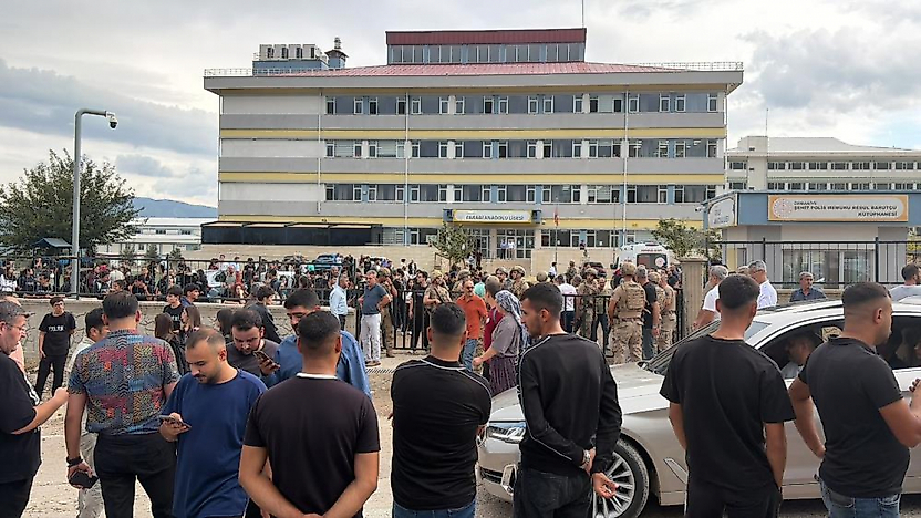 Osmaniye'de okul bahçesinde silahlı saldırı: Öğretmen hayatını kaybetti