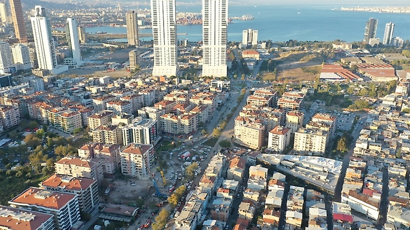 Rönesans Holding'in gece çalışmasına tepki: Sabah namazına kadar kazık çakıyor
