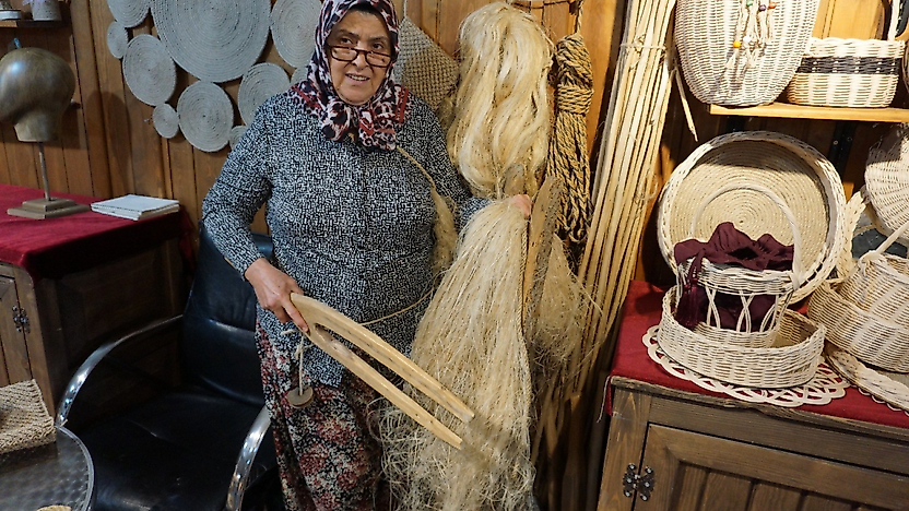 Tire'de asırlık urgancılık Raife Usta'nın ellerinde yaşamaya devam ediyor