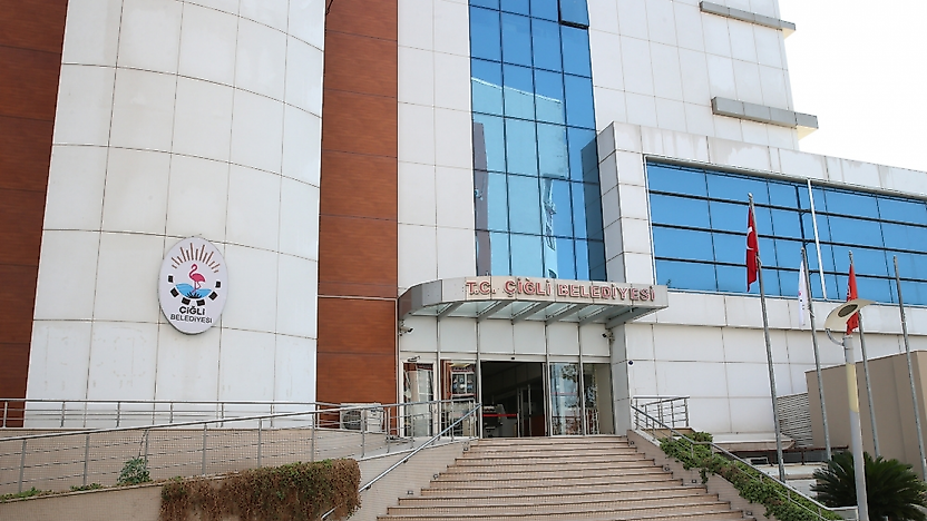 Yıldız'ın AK Parti'ye geçişi sonrası Çiğli'de 4 meclis üyesi Yeni Parti'ye geçti!