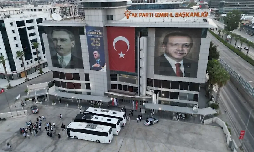 AK Parti İzmir Kadın Kolları yeni dönem yol haritasını belirledi