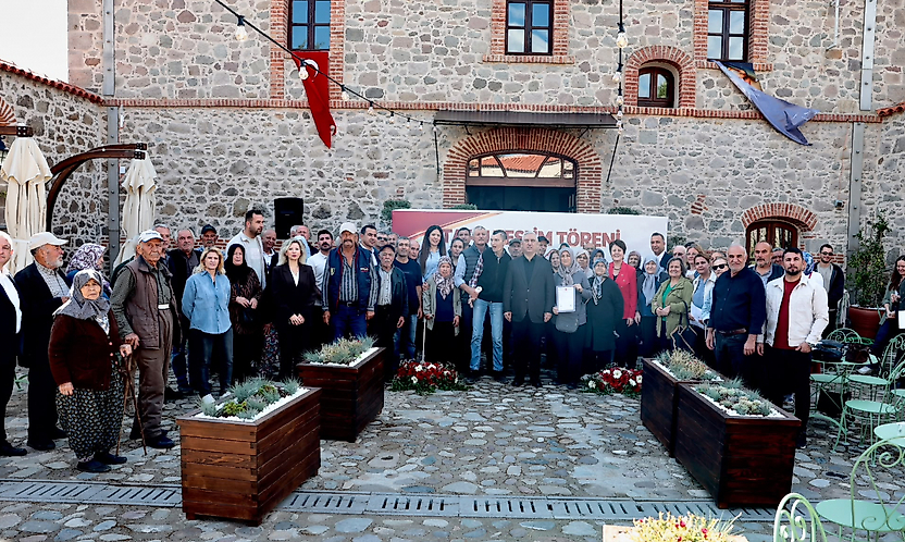 Bergama'da hak sahipleri tapularına kavuştu