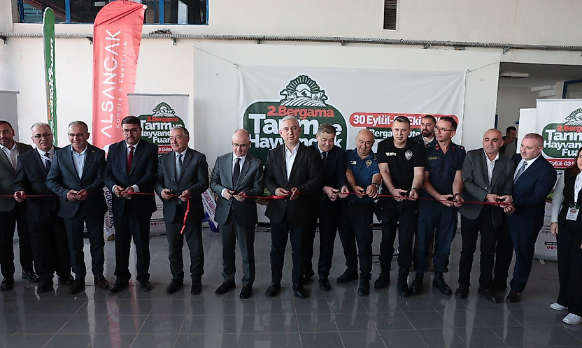 Bergama'da zeytin üreticisinin sorunları konuşuldu: 'Üreticimiz ciddi anlamda mağdur'