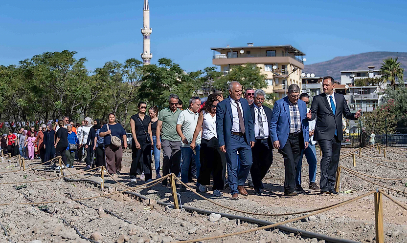 Bornova'da kent bostanları büyüyor: İki yeni alan üretime açıldı