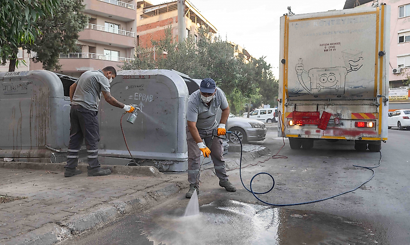 Bornova'da şafak mesaisi: Rafetpaşa Mahallesi köşe bucak temizlendi
