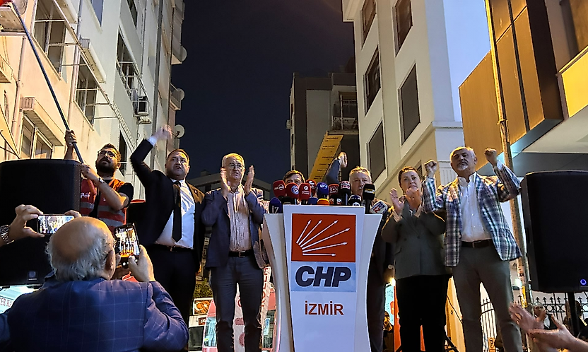 CHP İzmir'den Tugay'a sert tepki: 'Truva atında daha kimler var bilmiyoruz!'