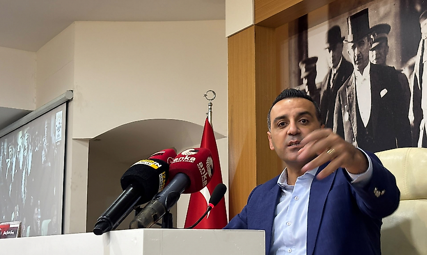 Çiğli Meclisi'nde tansiyon yükseldi: AK Parti'ye geçen Yıldız'a su şişesi fırlatıldı!