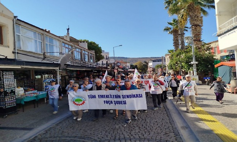 Foça'da emeklilerden Başkan Fıçı'ya tahliye tepkisi: 'Sendika evimiz, gasbettirmeyiz'