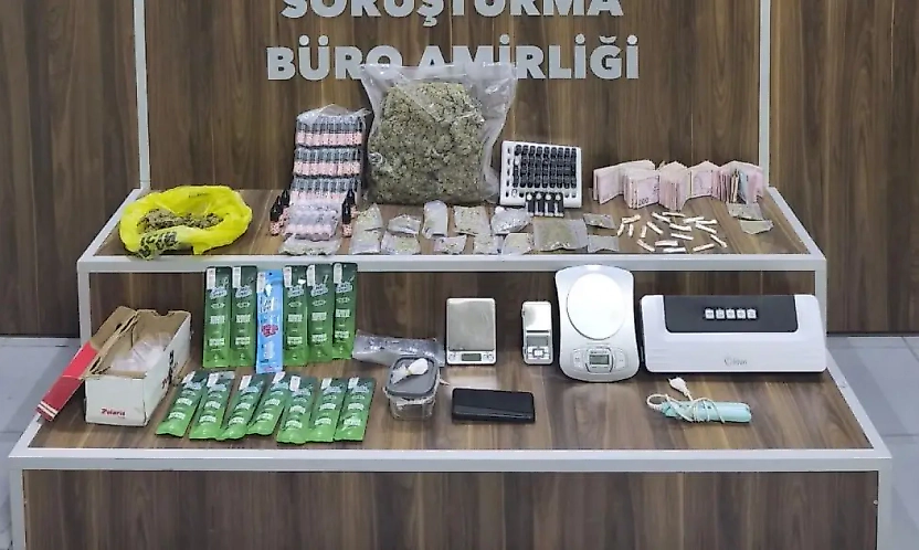 Gaziemir'de uyuşturucu operasyonu: Esrar ve kokain ele geçirildi