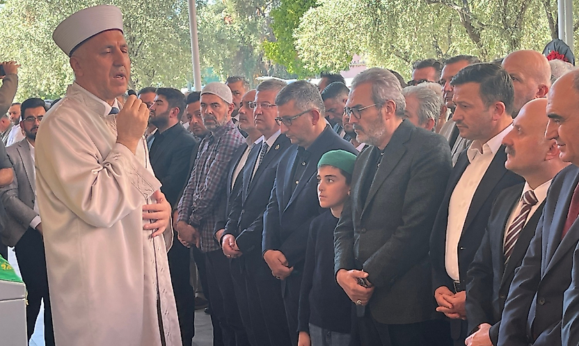 Hamza Dağ, Mahir Ünal'ı acı gününde yalnız bırakmadı