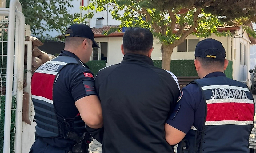 İzmir'de 26 aydır aranan firari yakalandı