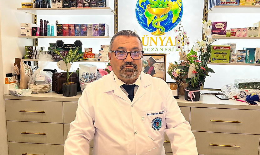 İzmir'de yarım asırlık hayal gerçek oldu: 65 yaşında eczane açtı