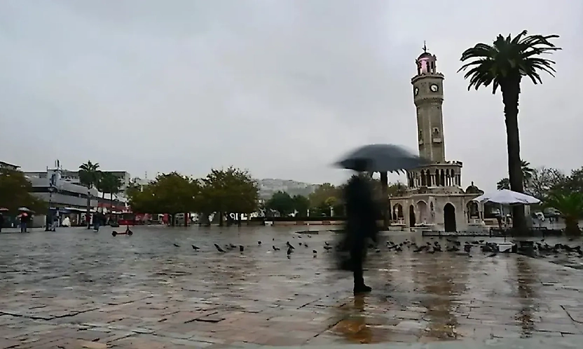 İzmir'e sağanak geliyor: Sıcaklık 25 dereceye düşecek