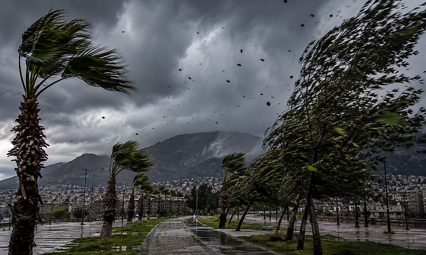 İzmir için fırtına uyarısı: Rüzgar 80 kilometreye ulaşacak