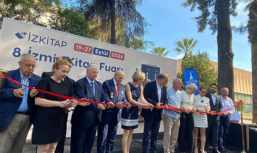 İzmir Kitap Fuarı kapılarını açtı: 400 yazar ve 500 etkinlik okurları bekliyor
