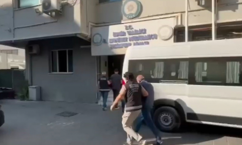 İzmir Otokent'te tefecilik operasyonu: 8 şüpheli gözaltında