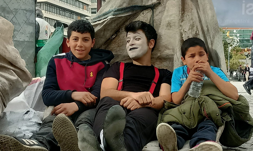 İzmir sanatına mim koyan İlker Kılıçer: 'Bensiz Dünya Mim Günü kutlandı'